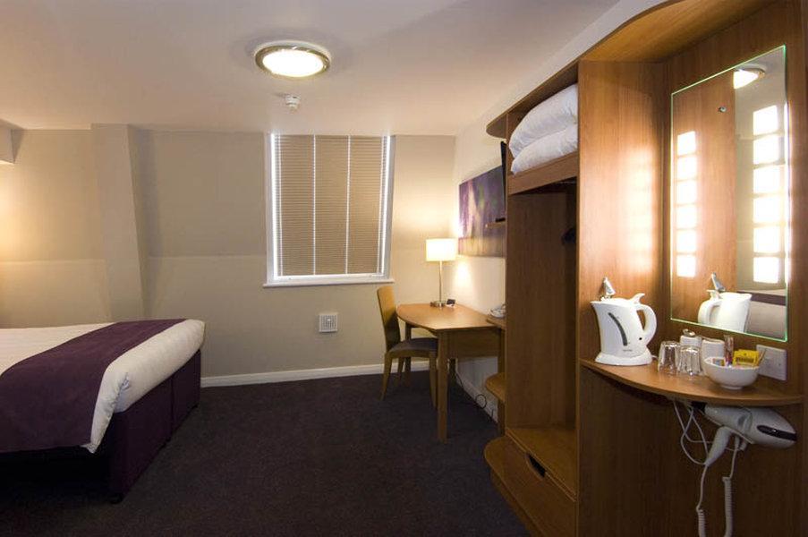 Premier Inn 布伦特伍德 外观 照片
