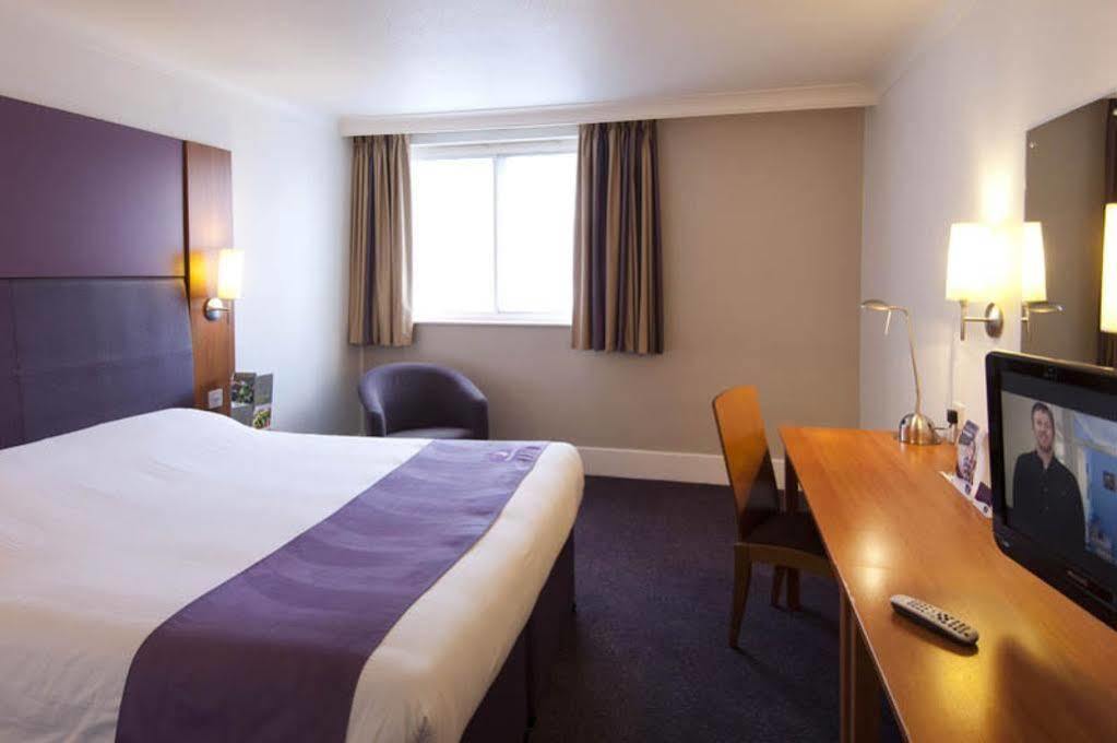 Premier Inn 布伦特伍德 外观 照片