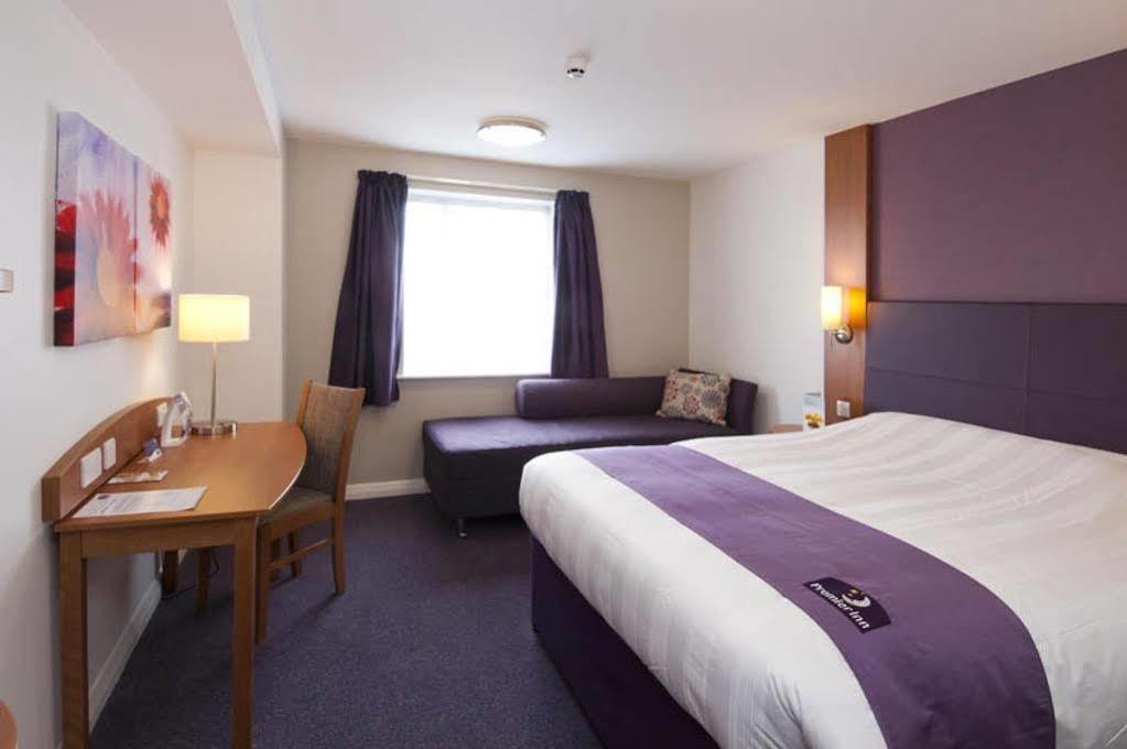 Premier Inn 布伦特伍德 外观 照片