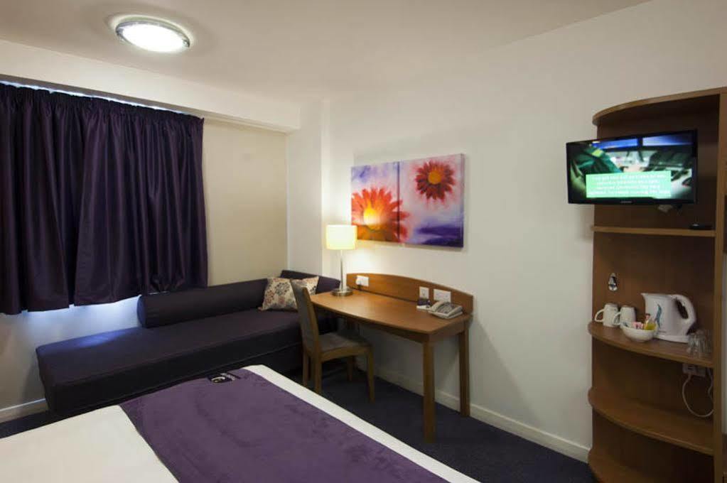 Premier Inn 布伦特伍德 外观 照片